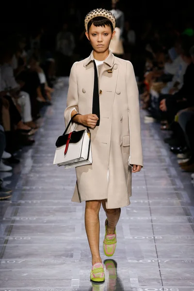 Look 24